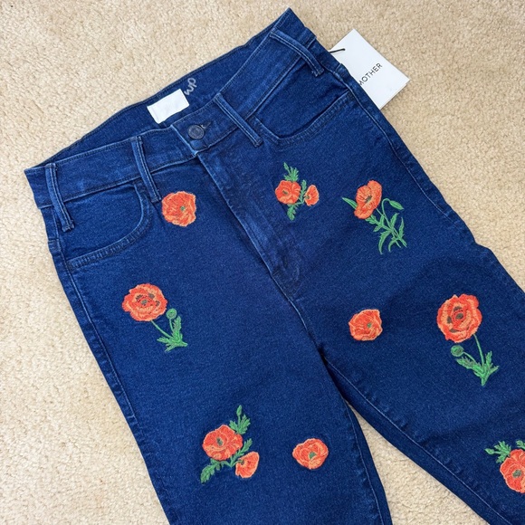 MOTHER Denim - Mother Denim The Hustler Ankle Fray Women’s Field of Poppies Floral Embroidered